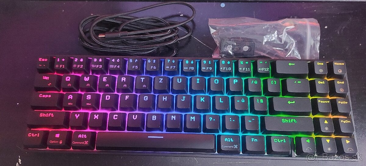 Herní mechanická bezdrátová klávesnice GK750 CZ