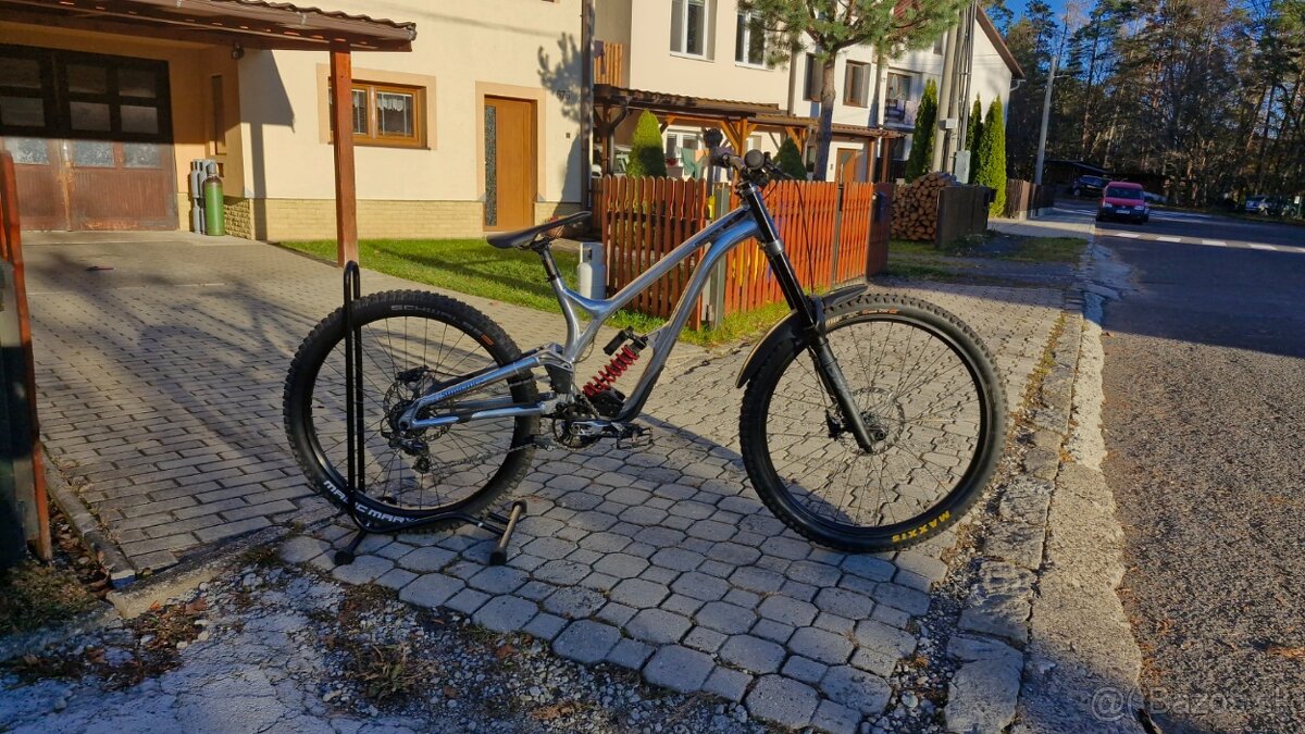 Commencal Supreme DH V4