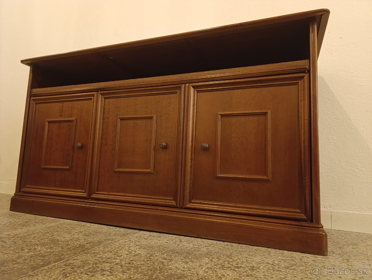 Rustikální nábytek, komoda z masívu