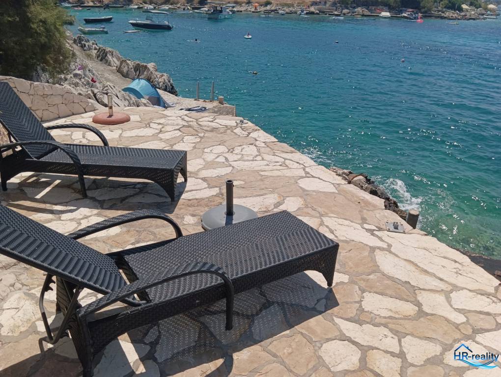 ☀ Rogoznica HR) – Rodinné sídlo priamo na pláži ☀