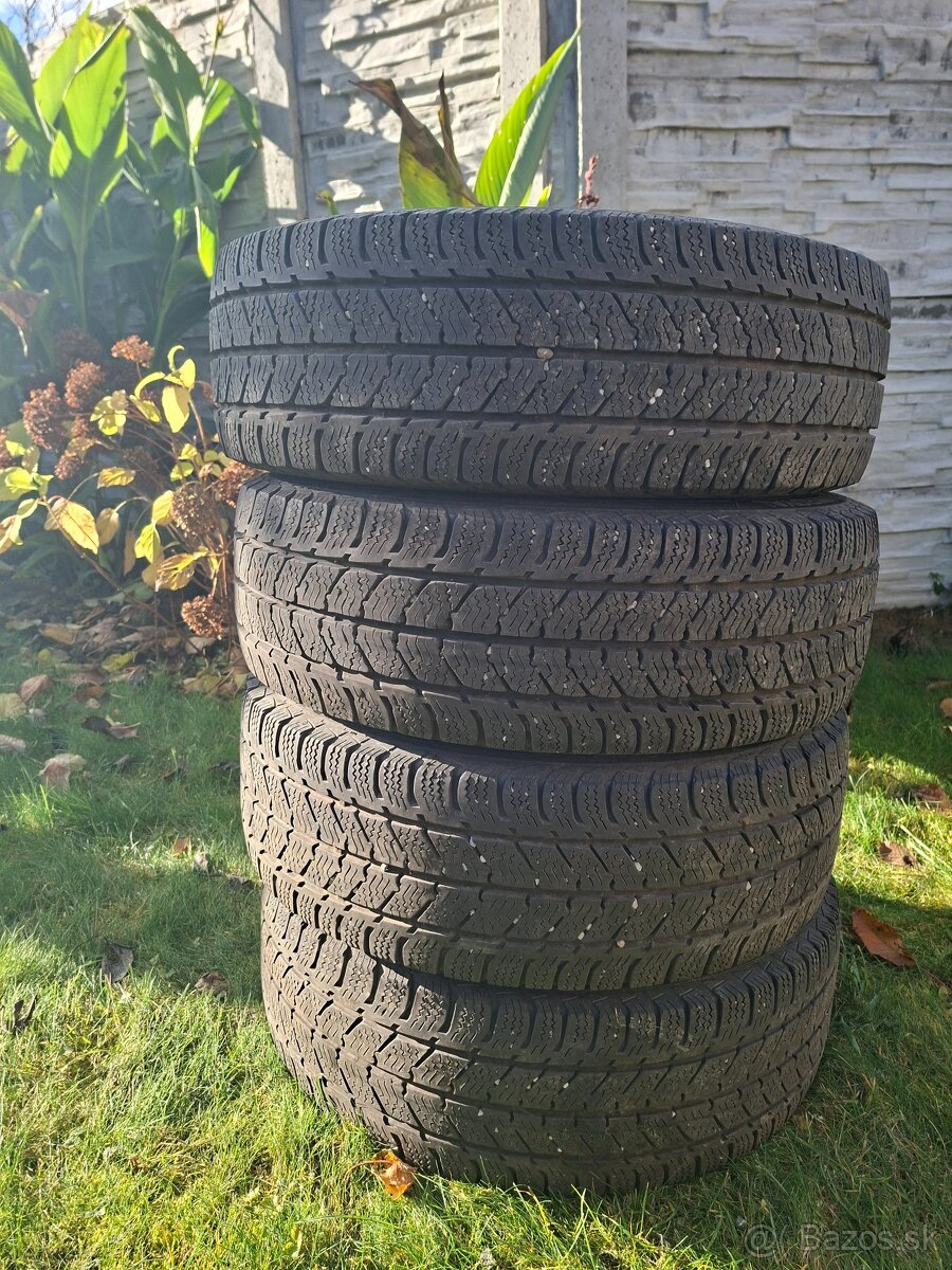 Predám plechové disky so zimnými pneu 205/65 R16C