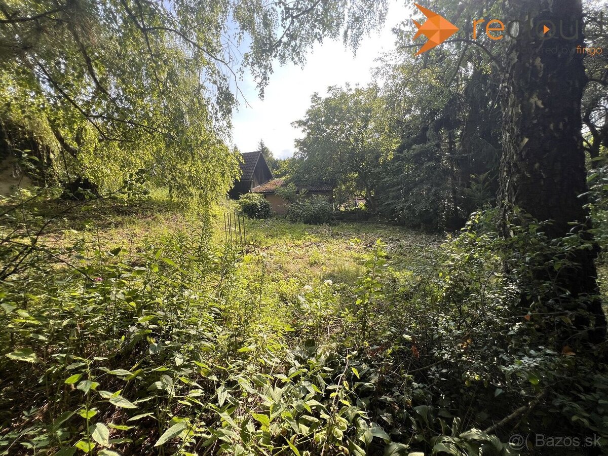 Svahovitý pozemok v Chrenovci na PREDAJ