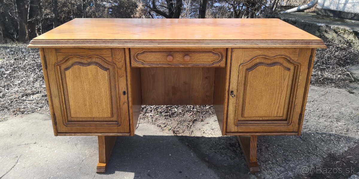 Masivní rustikální psací stůl