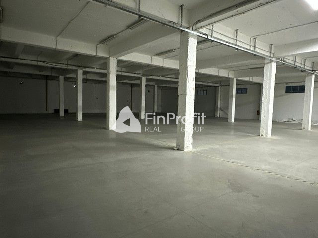 Na prenájom skladový priestor s výmerou 750 m2 v Rači.