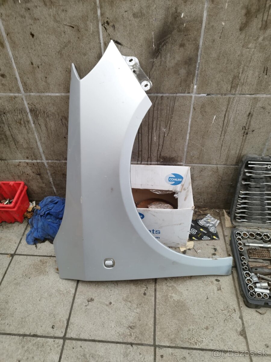 Predám predné blatníky na škoda fabia 2