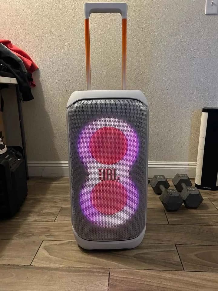 JBL 310 PARTYBOX + MICs