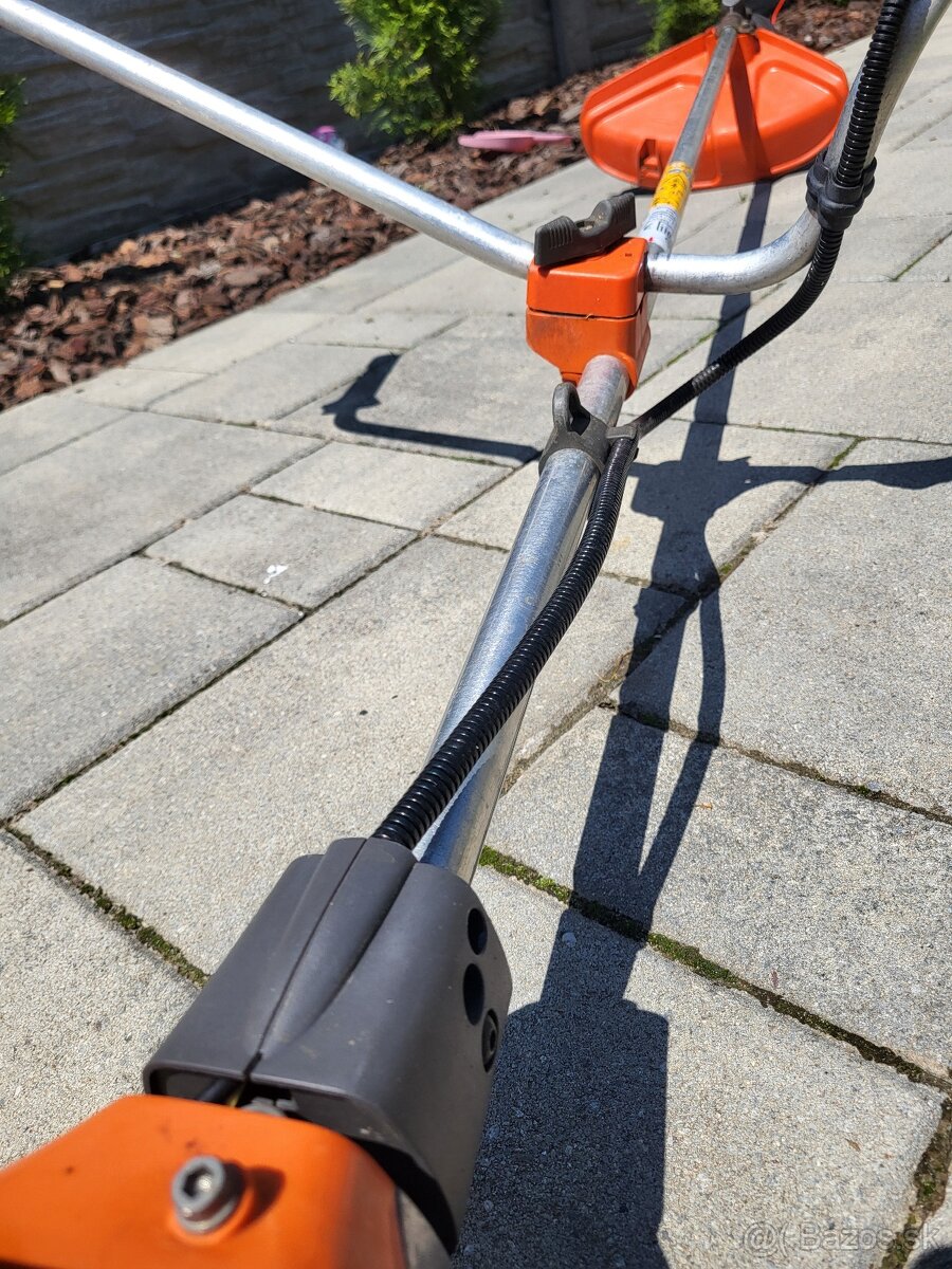 Husgvarna krovinorez 323 R2