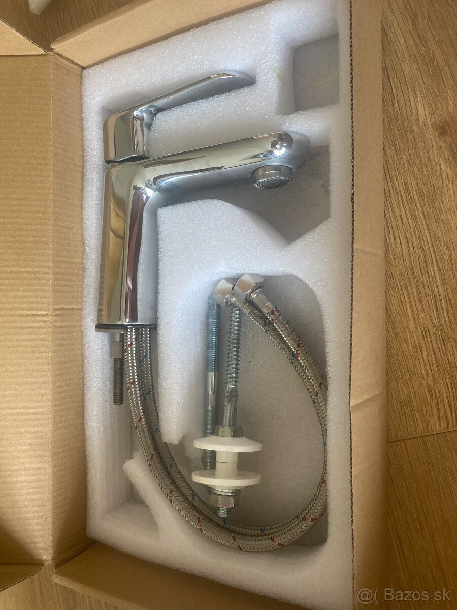 Predam biele leskle umyvadlo do kupelne +bateria