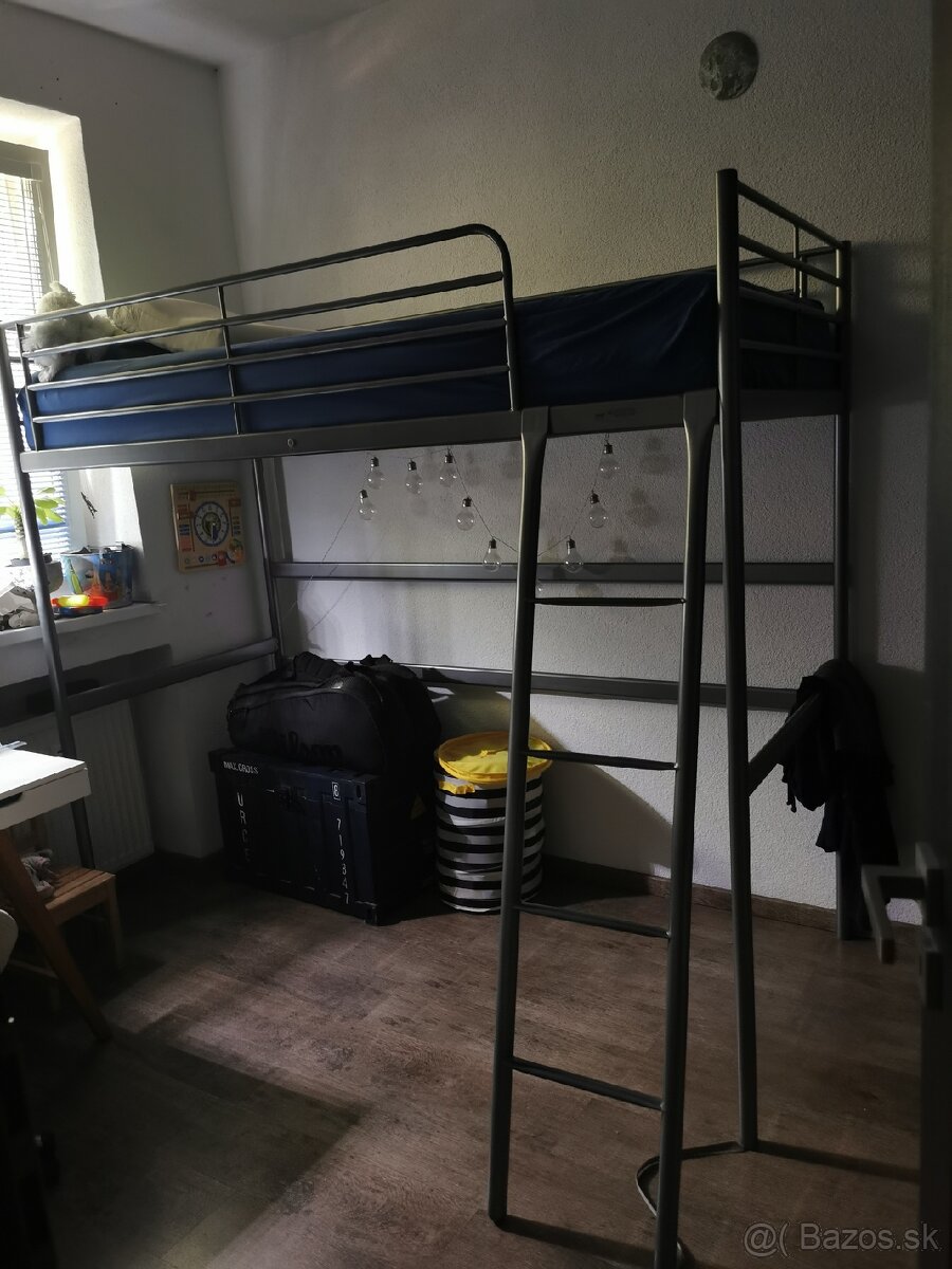 Kovová poschodová posteľ