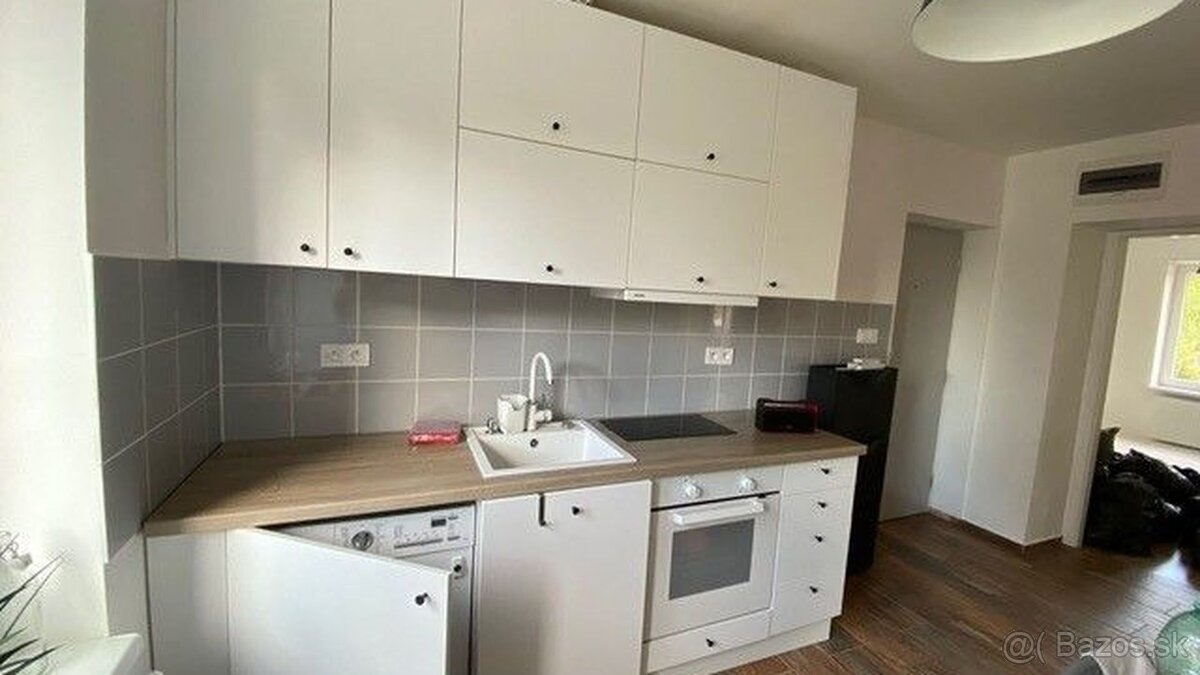 VIVAREAL TEHLOVÝ 3 izb. byt, rekonštrukcia, zateplený BD,