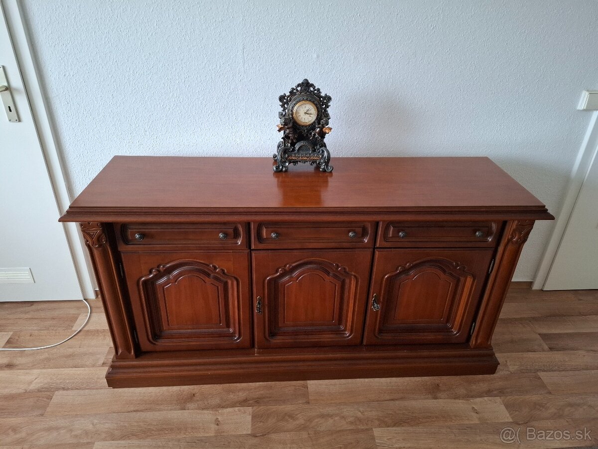 Rustikálna komoda