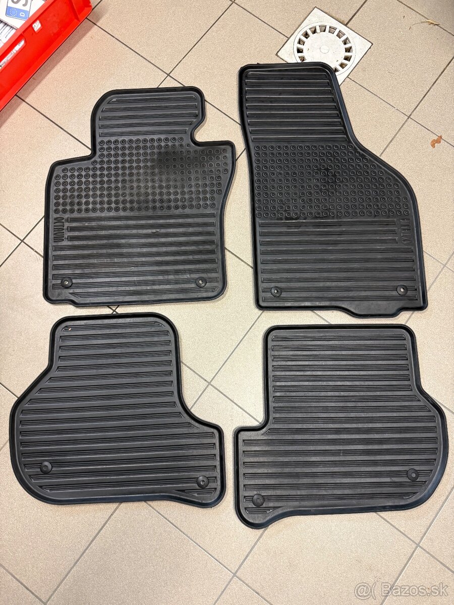 Gumove rohoze / koberce Skoda Octavia II