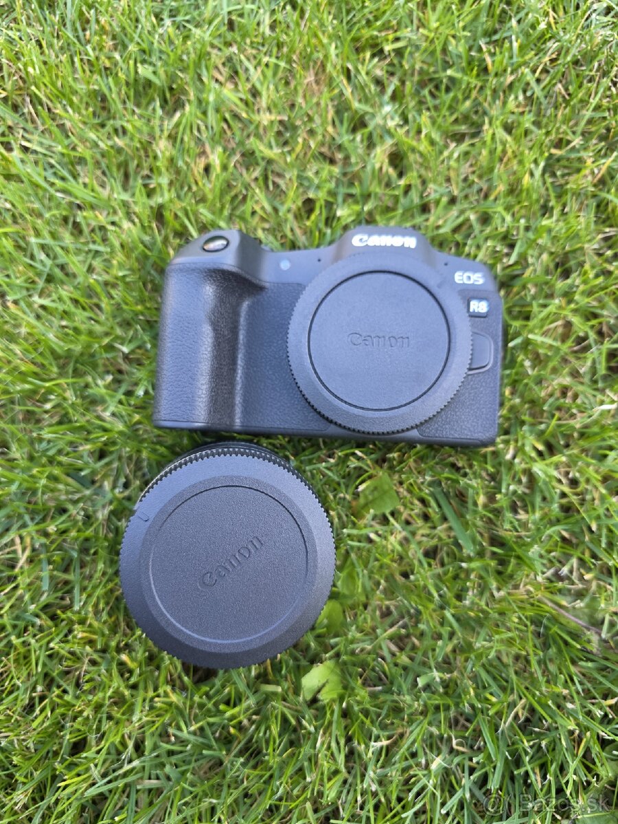 Fotoaparát Canon EOS R8
