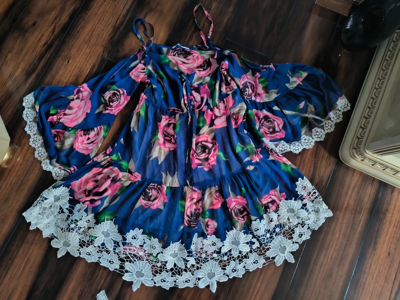 modré kvetinkové šaty Mexton