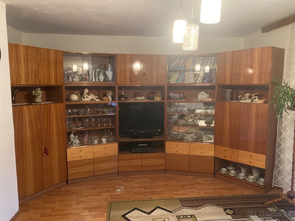 Retro obývačková stena