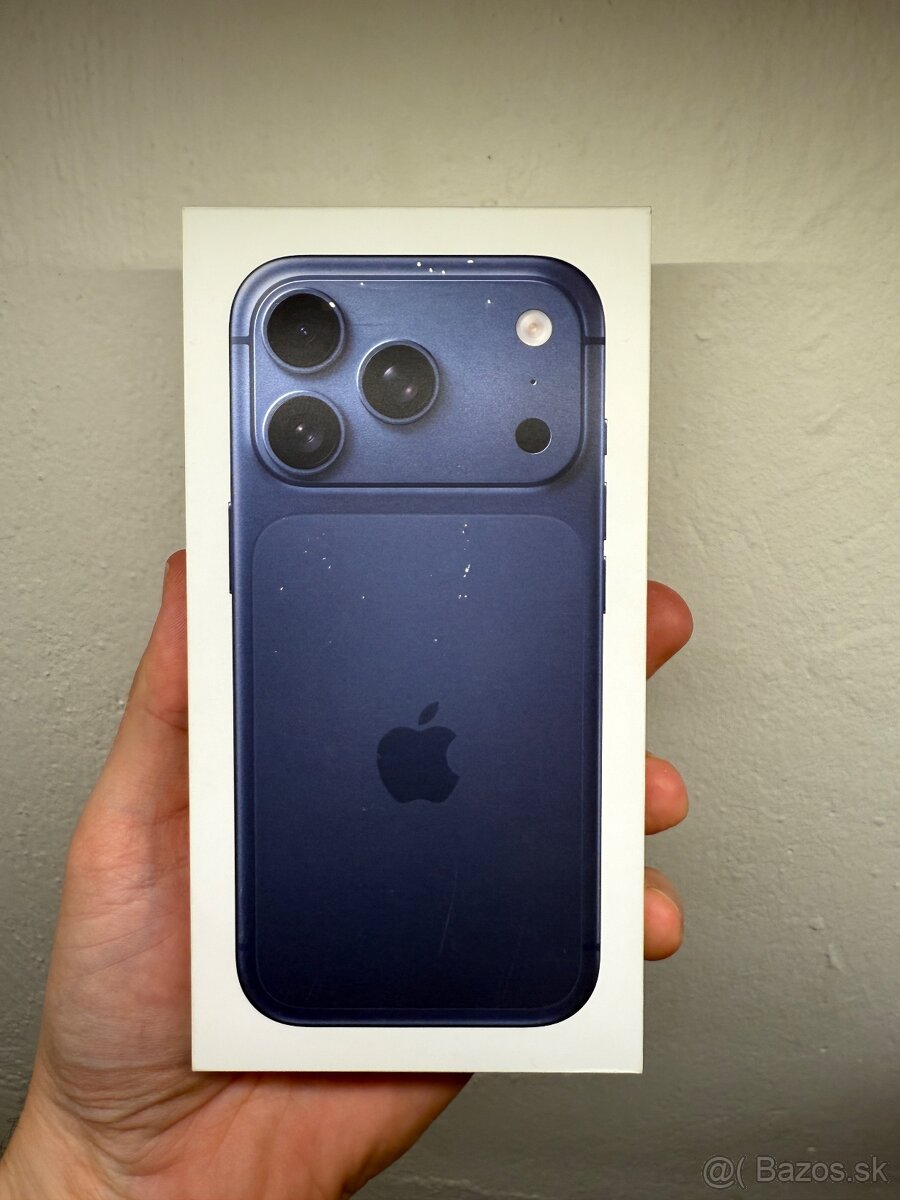 iPhone 17 pro 256gb deep blue