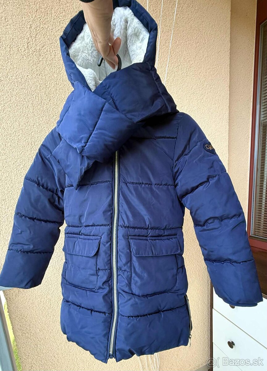 Dievčenská tmavomodrá veľmi teplá zimná vetrovka 7-8rokov