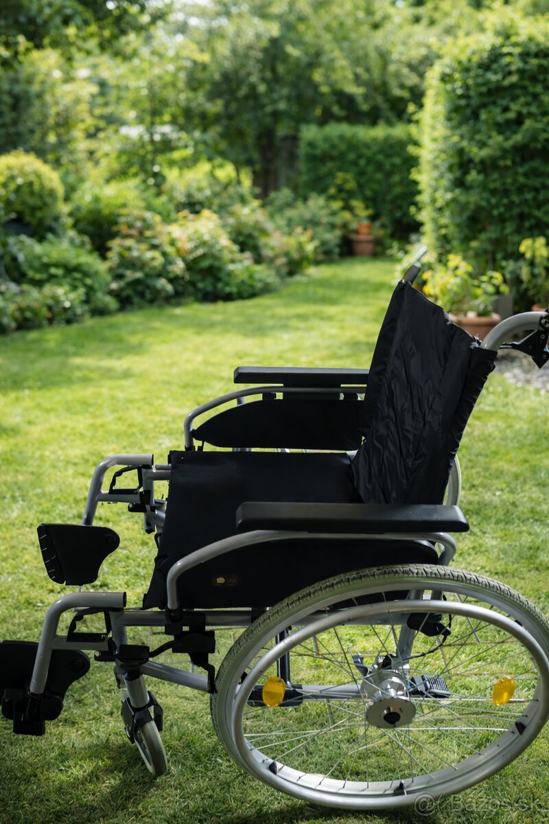 Invalidný mechanický vozík B+B