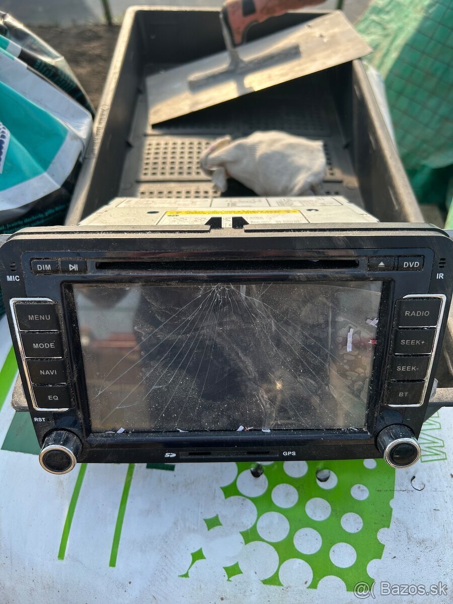 Predam Rádio na Wolcvagen B7