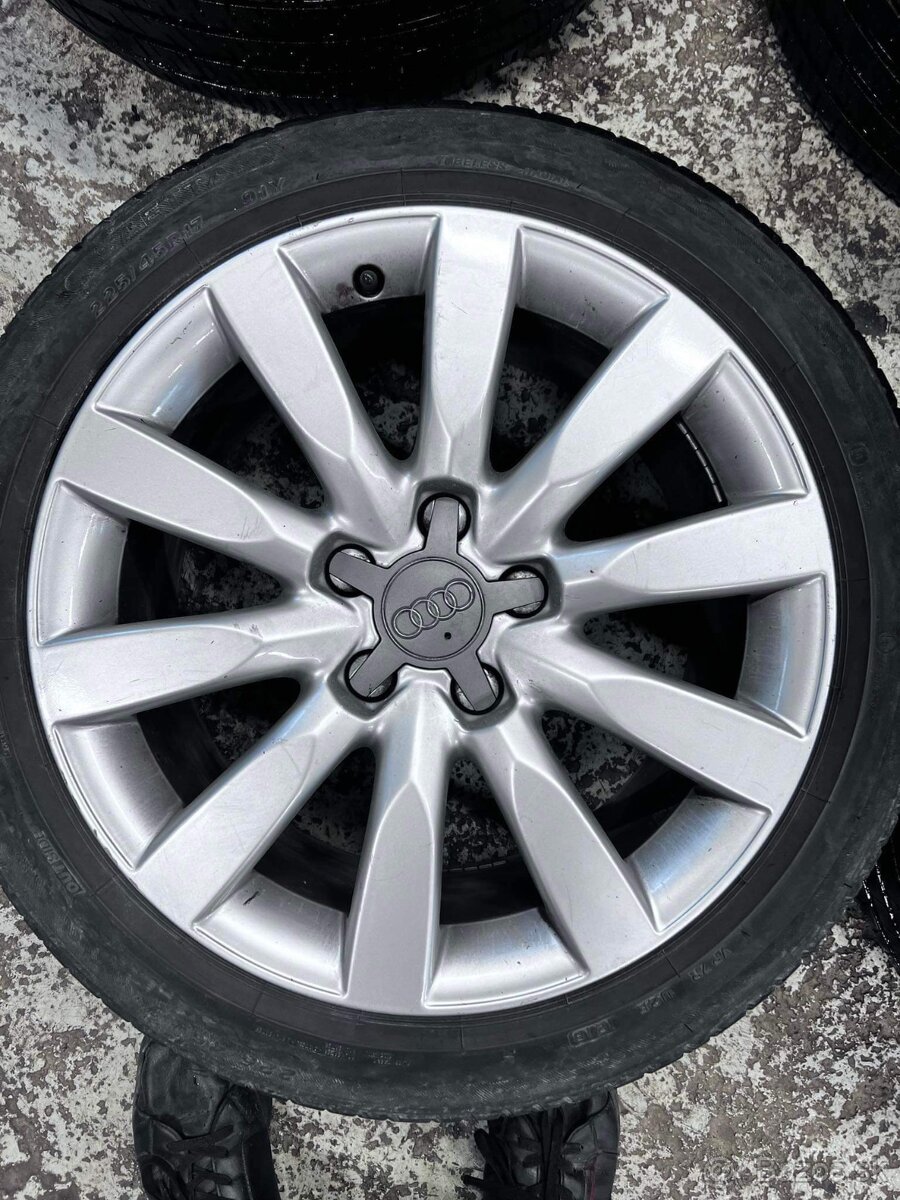 Elektróny r 17 Audi