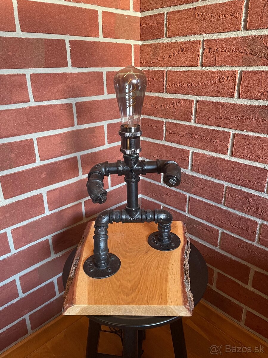 Jedinečná industriálna lampa – panáčik