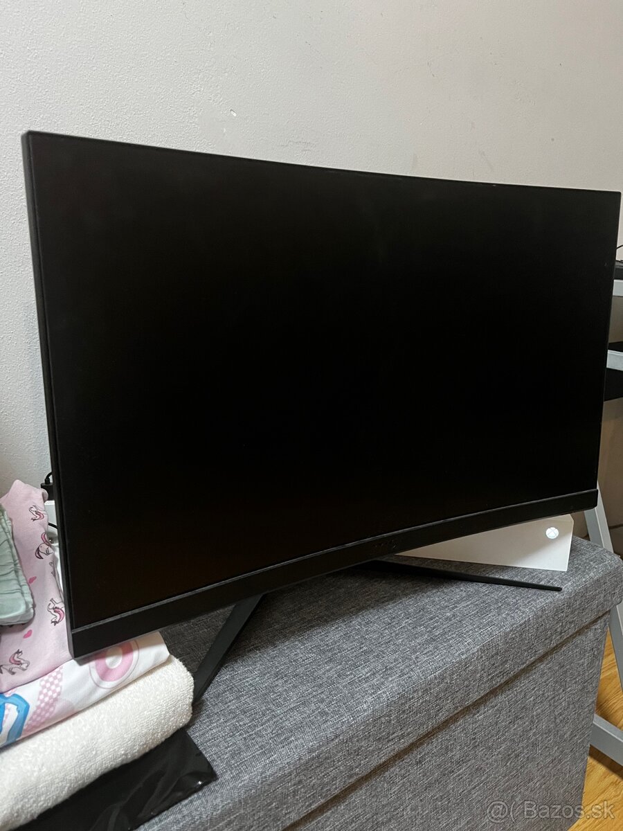 Herny monitor MSI G24C6