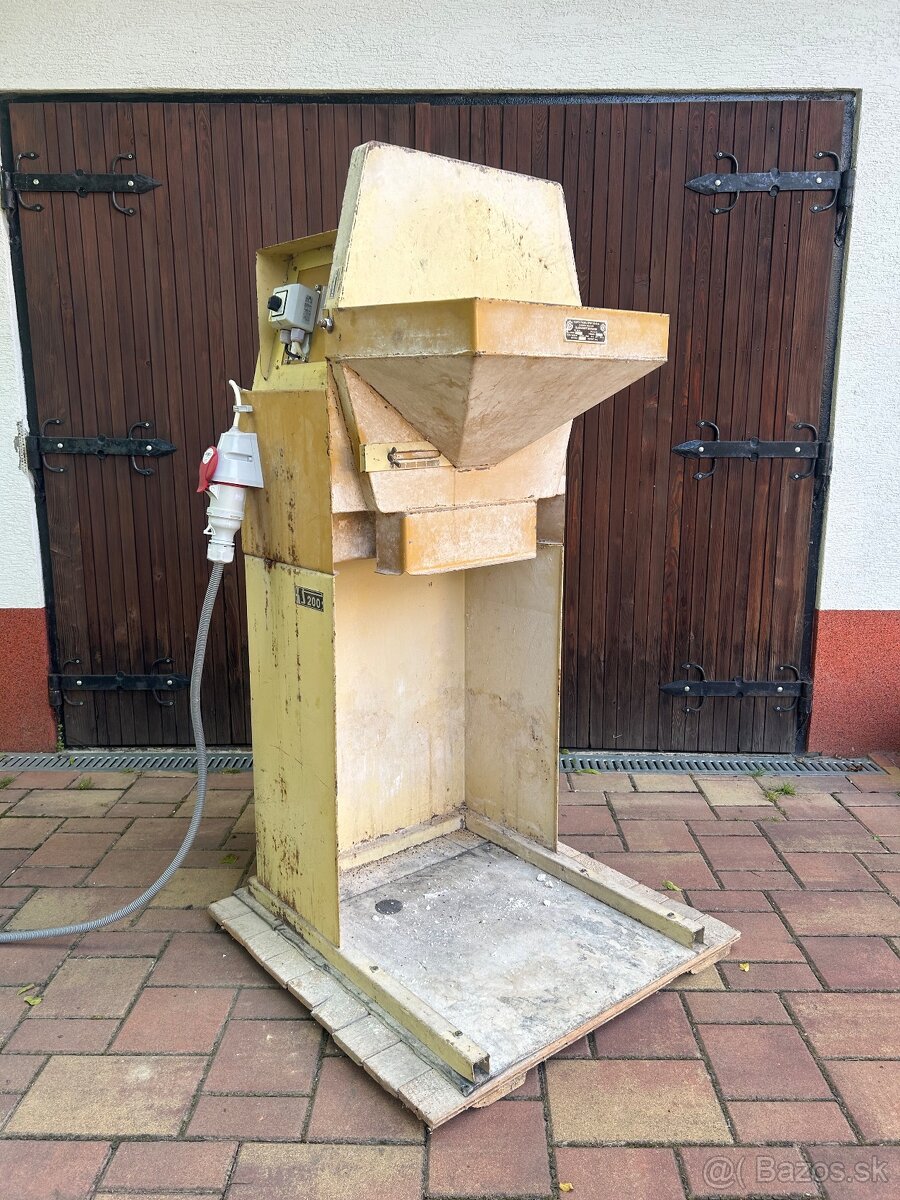 Kladivkový šrotovník KŠ 200