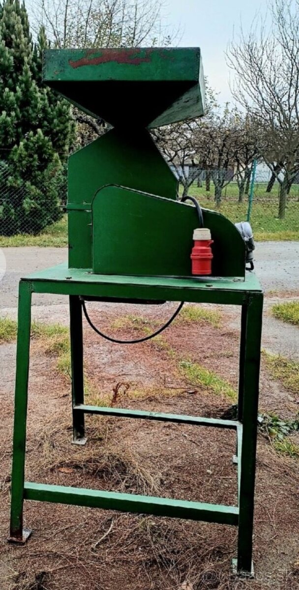 Predám kladivkový šrotovník