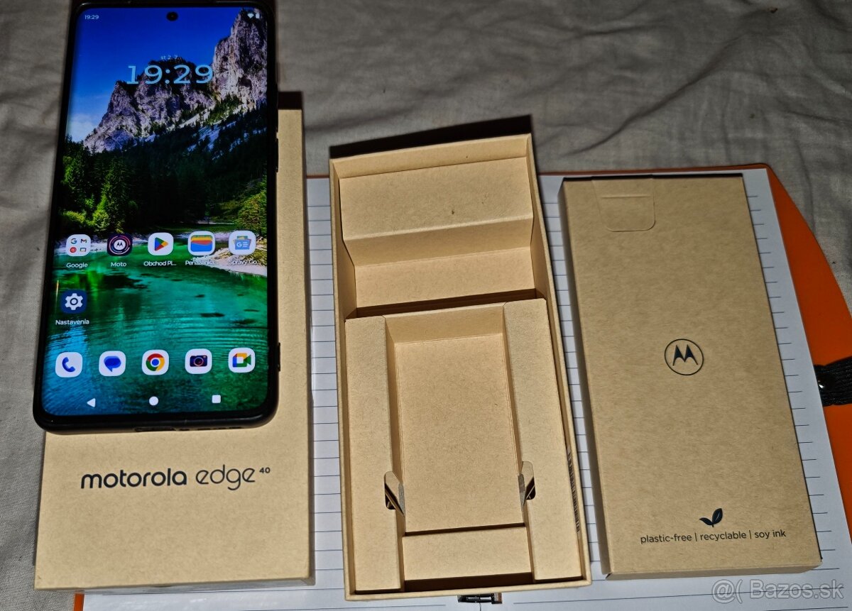 Predám Motorola Edge 40 8GB/256GB-top stav (nie NEO)