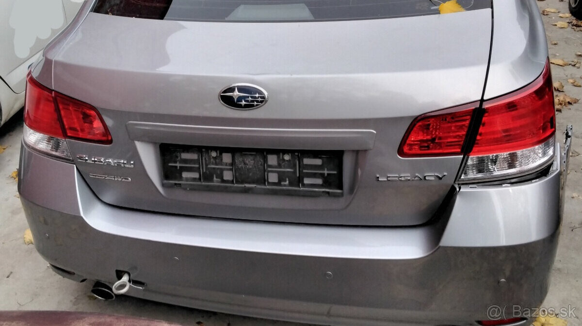 SUBARU LEGACY 2.5 AWD 2010 predám MOTOR EJ25 123kW, DVERE, P