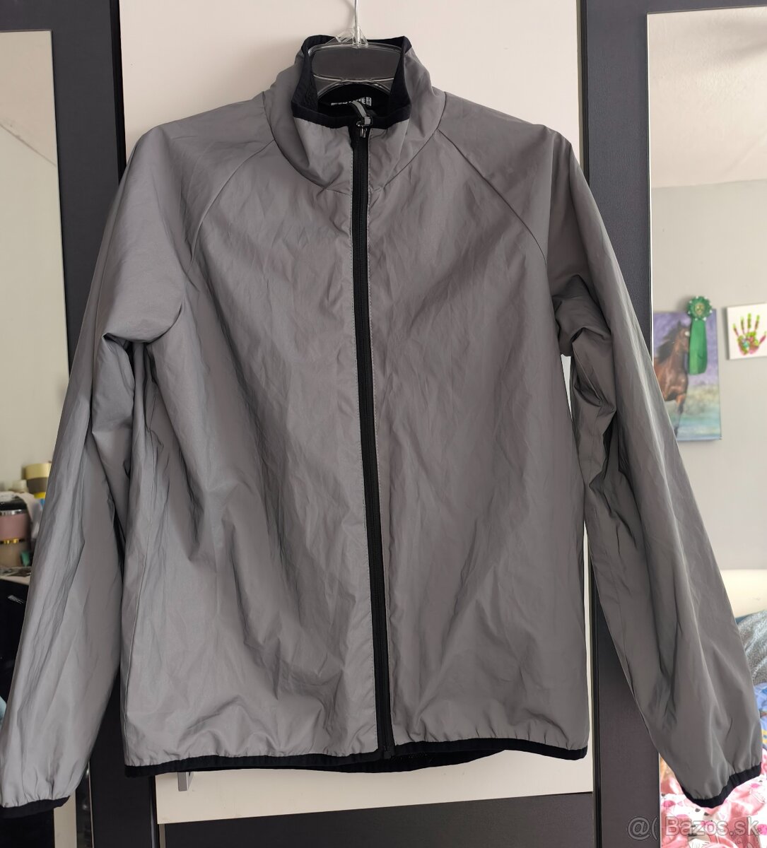 Reflexná vetrovka na vychádzky