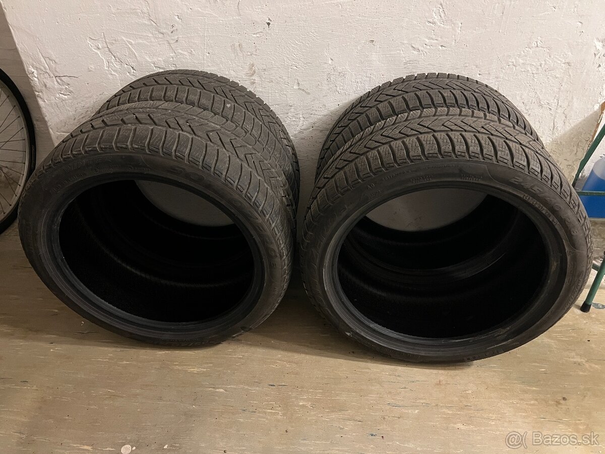Zimné pneu. Pirelli Winter Sottozero3-245/40/R18 rezervované
