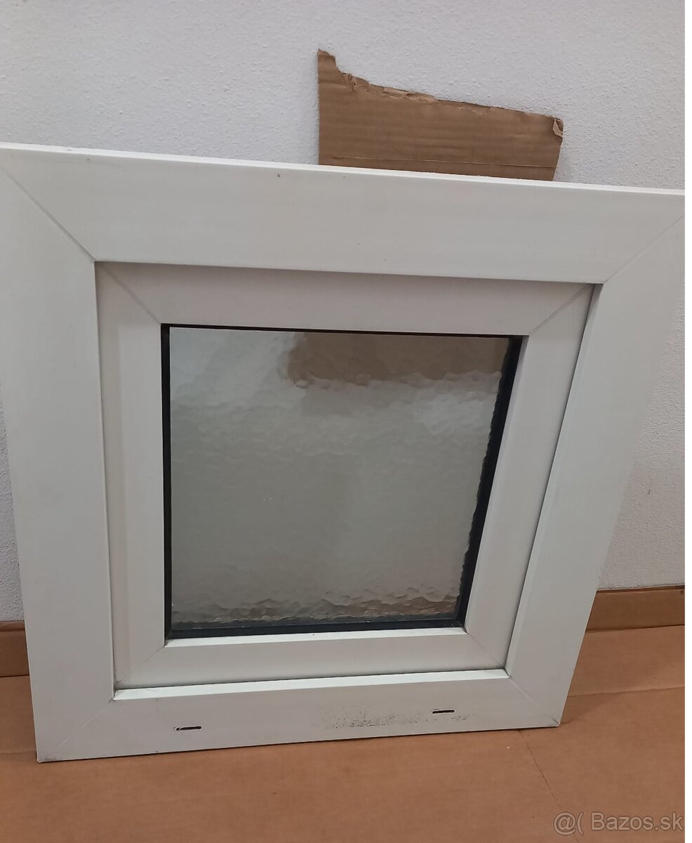 Predávam vyklápací okno rozmer 62x62cm