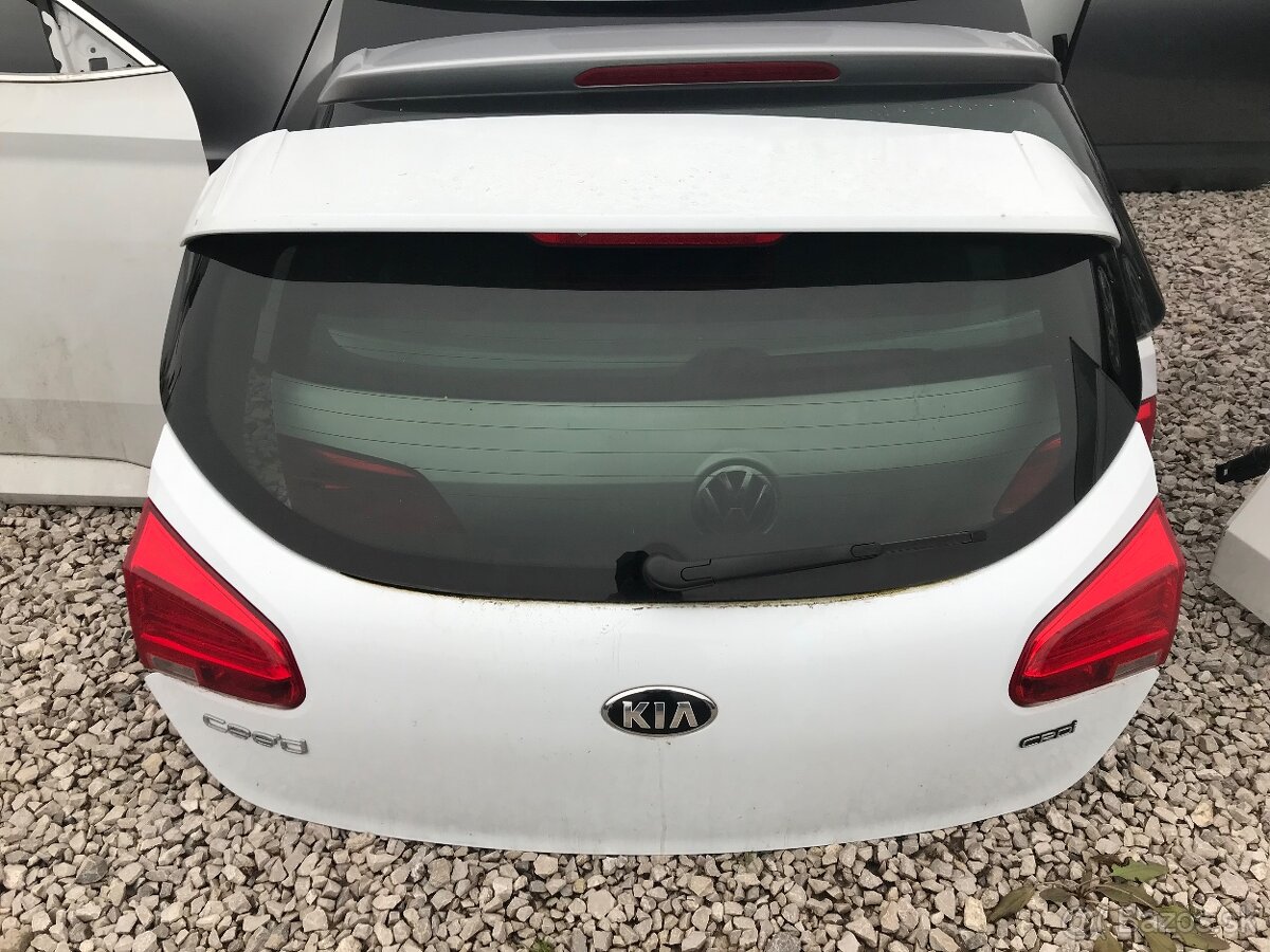 Zadný kufor KIA Ceed hatchback r.v. 2014