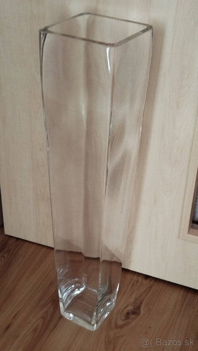 Sklenená dekoračná váza