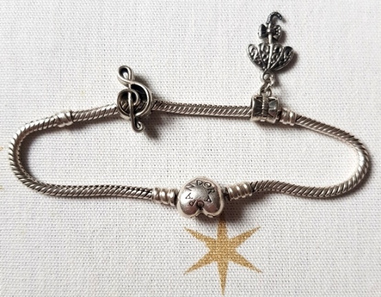 strieborný náramok Pandora, prívesok SHAJAR, prsteň