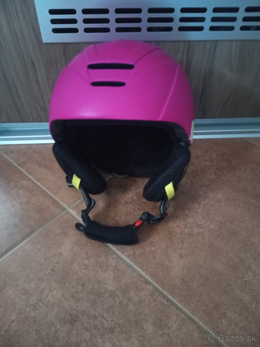 Detská prilba na lyžovanie, korčuľovanie