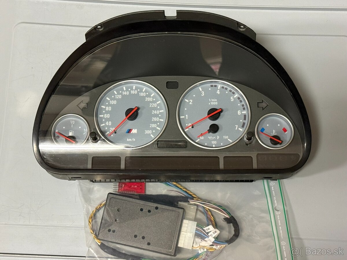 Budíky prístrojový panel BMW E39 M5 Tachometer 300km/h
