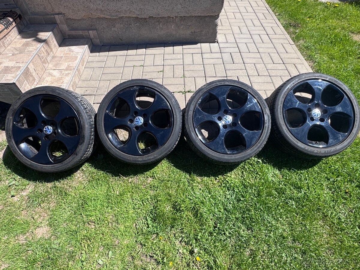 Elektróny