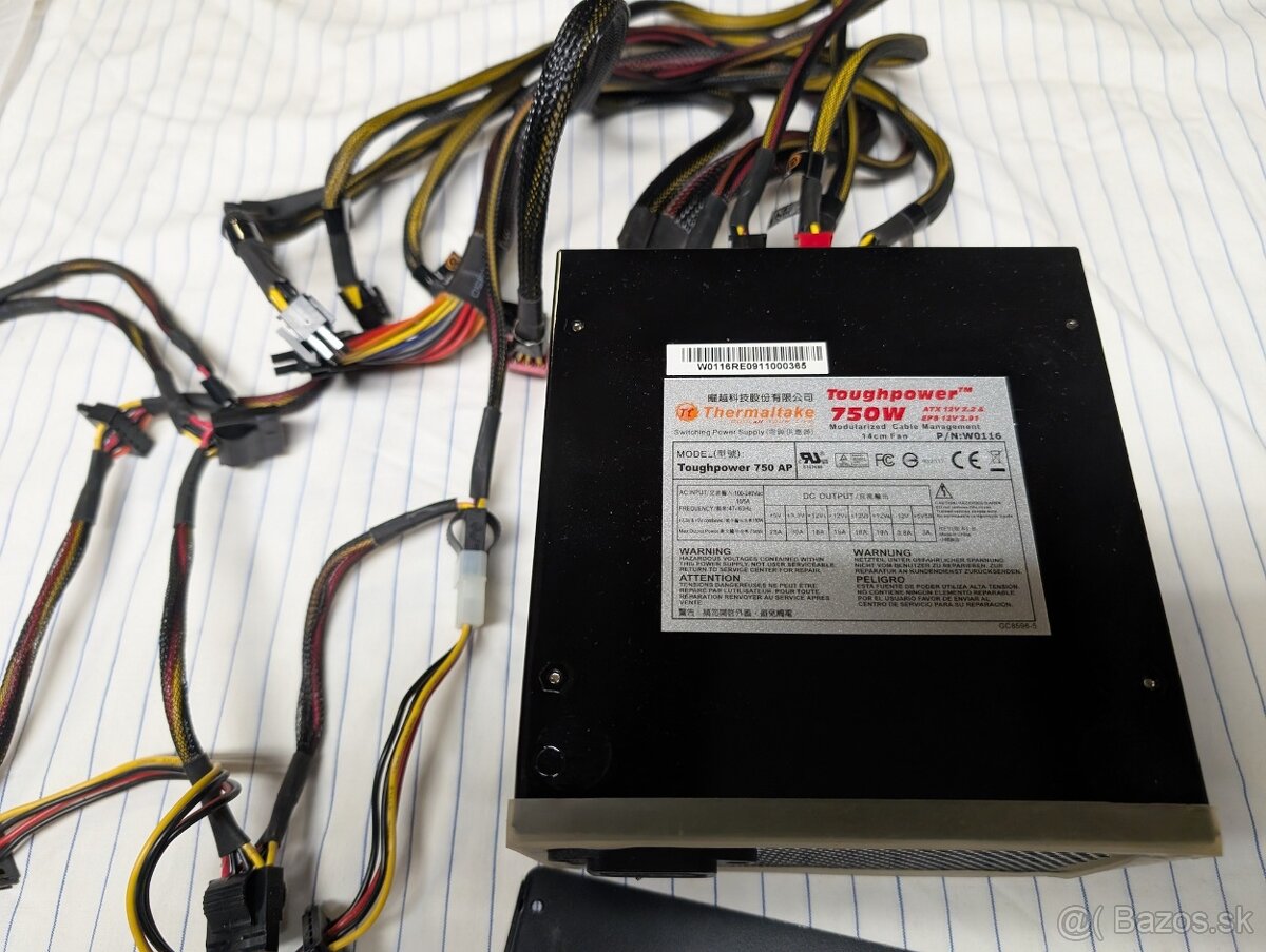 Napájací zdroj pre PC-Thermaltake 750W