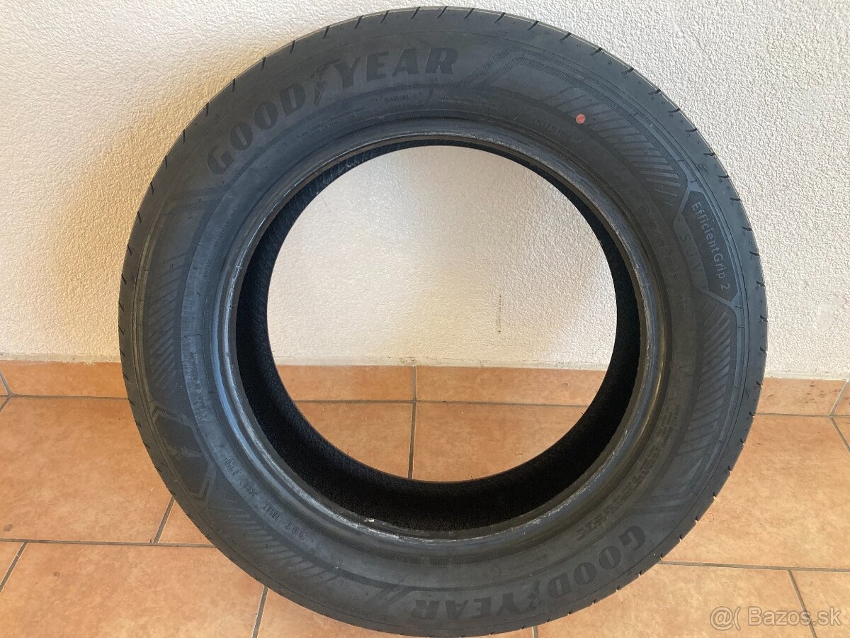 Pneumatiky Good Year Efficient Grip 2 SUV 215/60R17 96