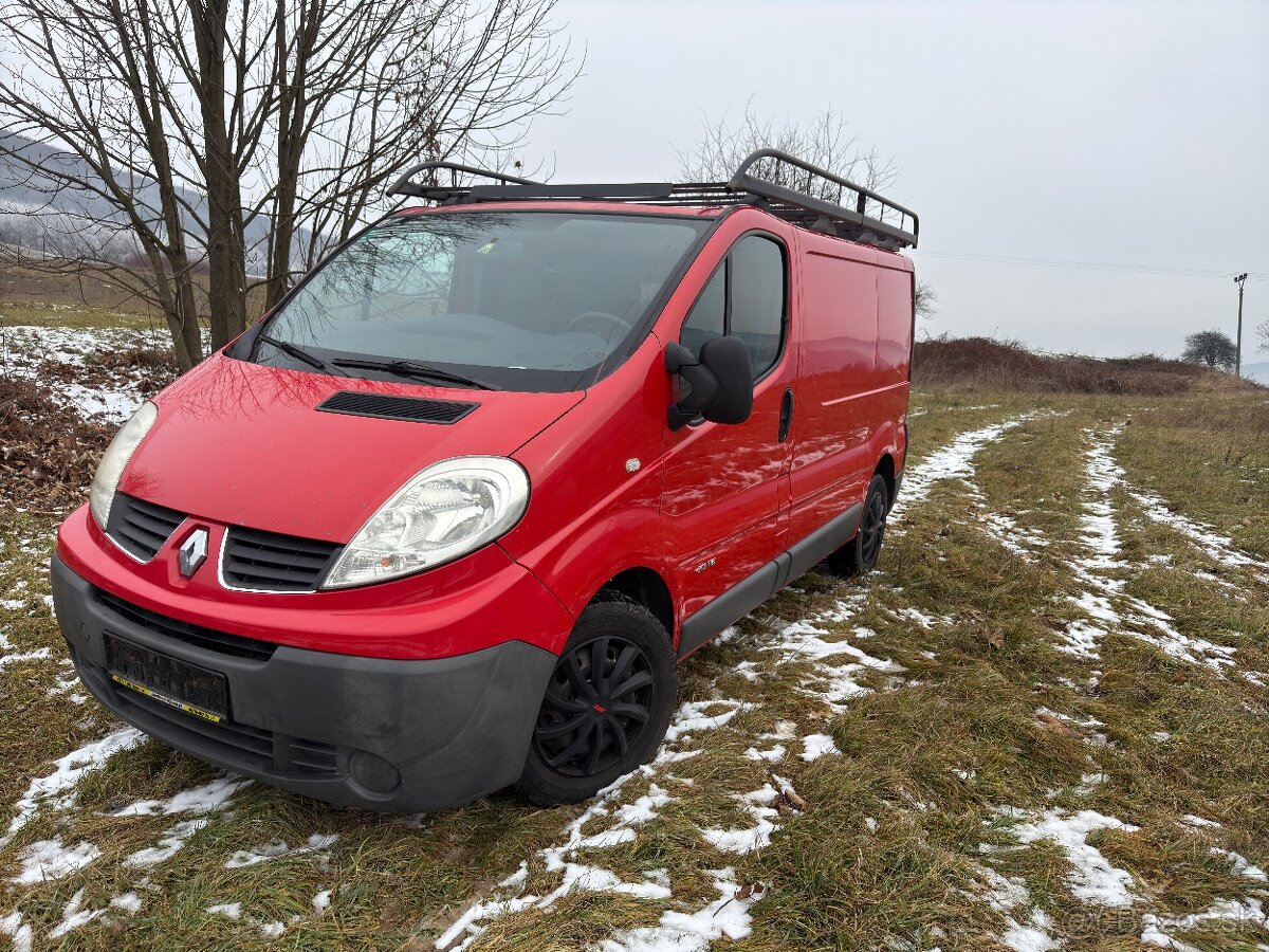 Renault Trafic 2.0 DCI 240 000km