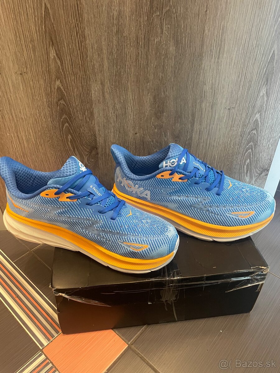 Hoka one M Clifton 9