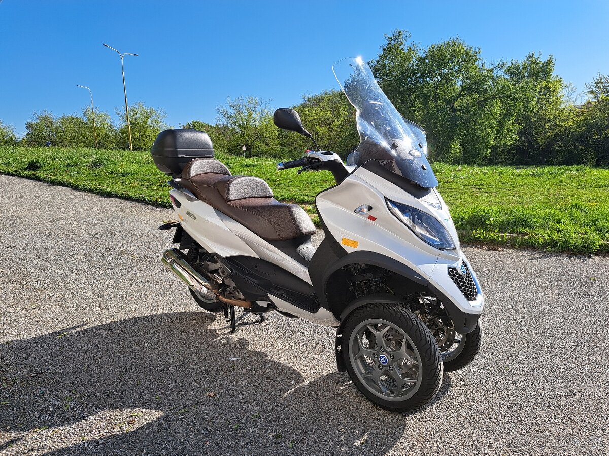 Piaggio MP3 500