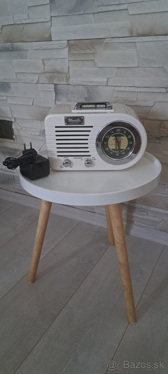 Predám analógové rádio AM/FM/ USB/ SD