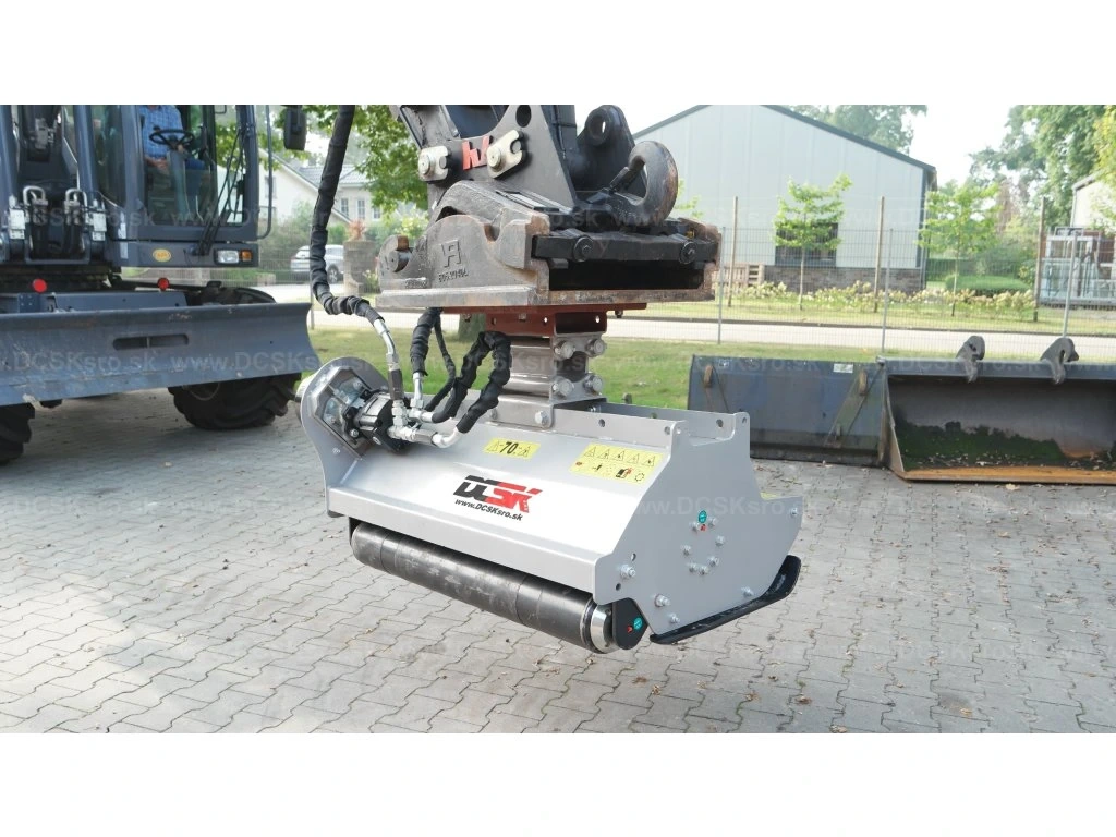 BM-120 Mulčovač na rameno bagra