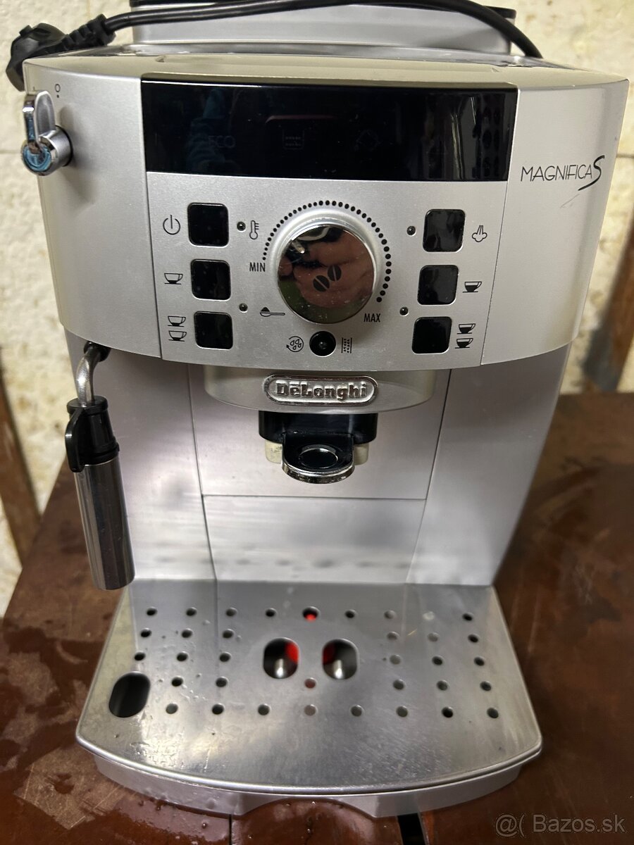 Predám Delonghi Ecam 22.110.SB
