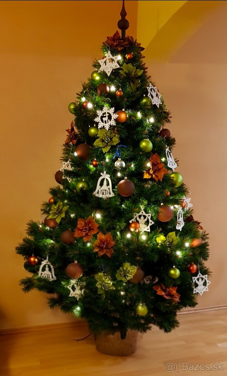 Vianočný stromček umelý