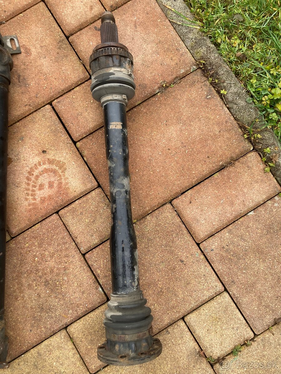 E46 330xd zadná poloos