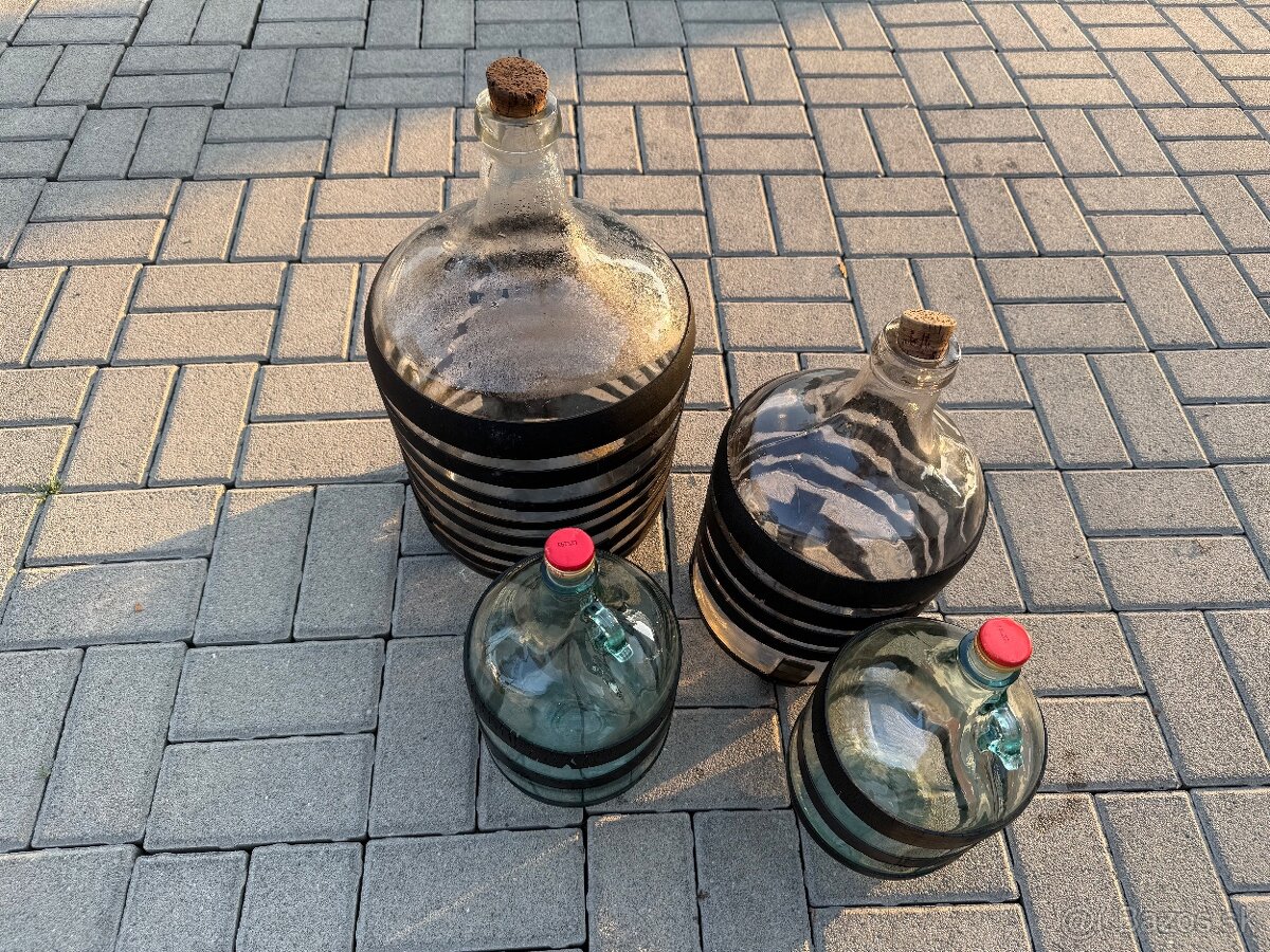 Predám sklenené demižóny